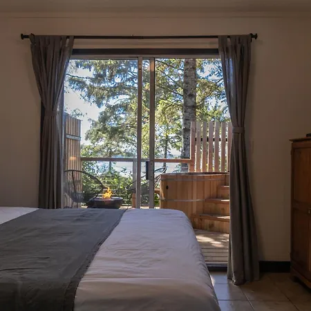 Mackenzie Beach Resort-3